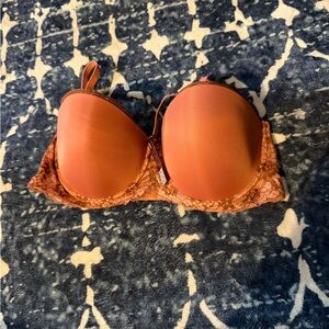 Elegant Lace Push-Up Bra in Tan